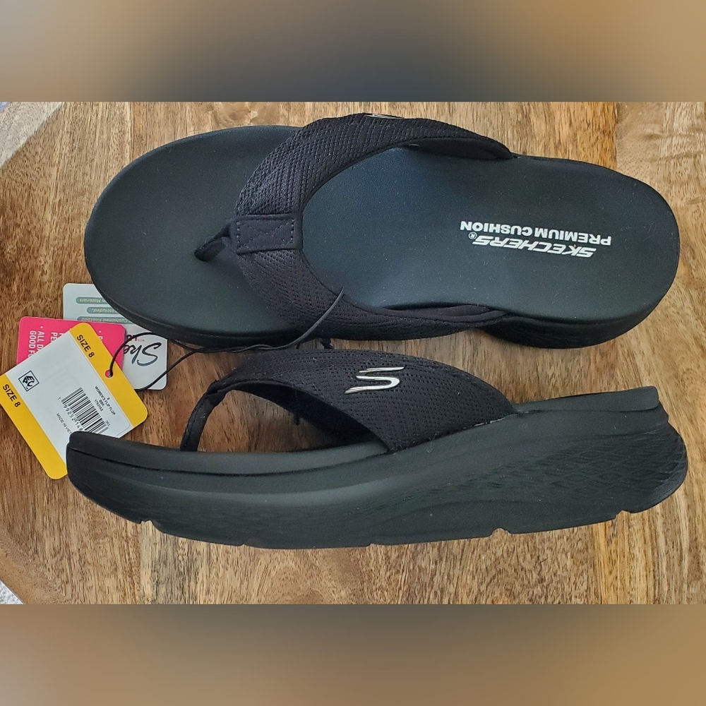 New Women's 8 Skechers Black Platform Flip Flops Sandals